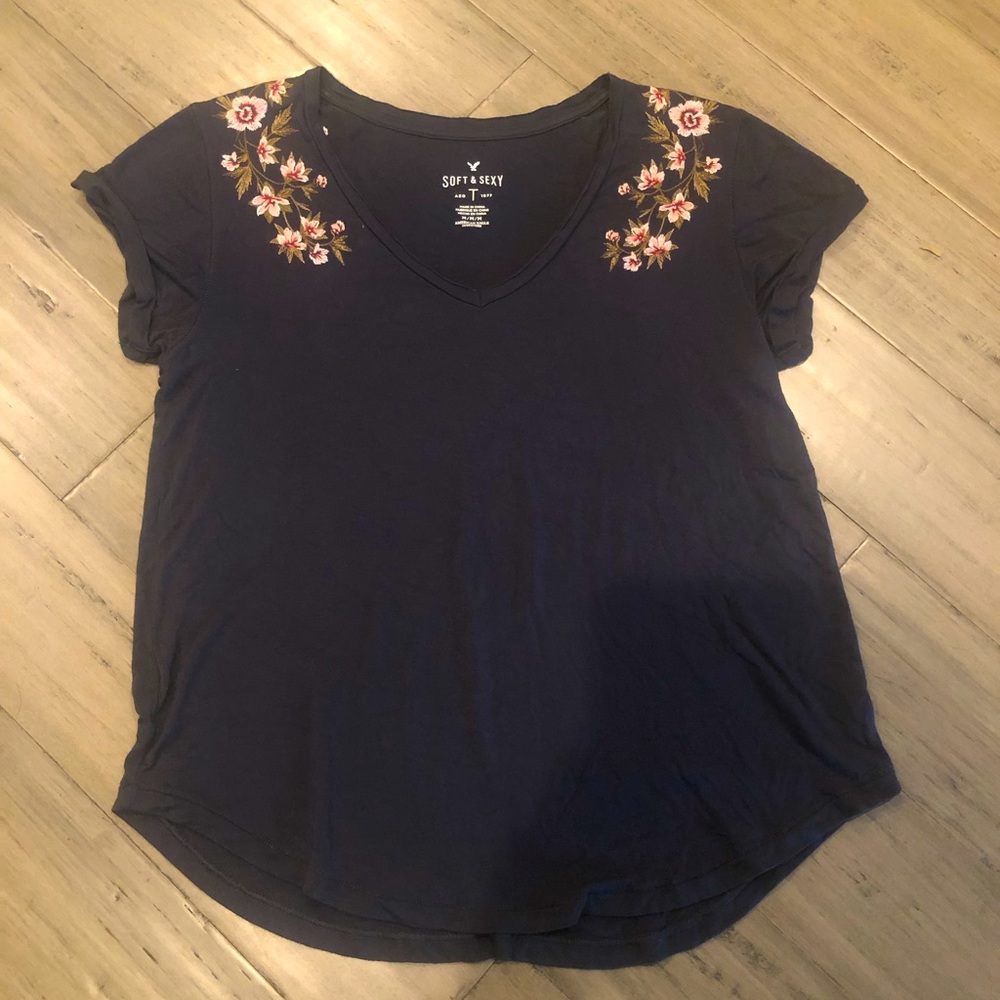 American Eagle tee